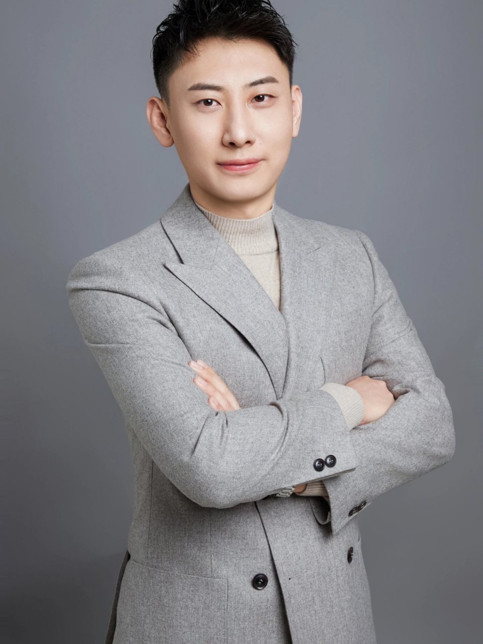 男士西装穿搭# #形象照# #正装# #律师日常