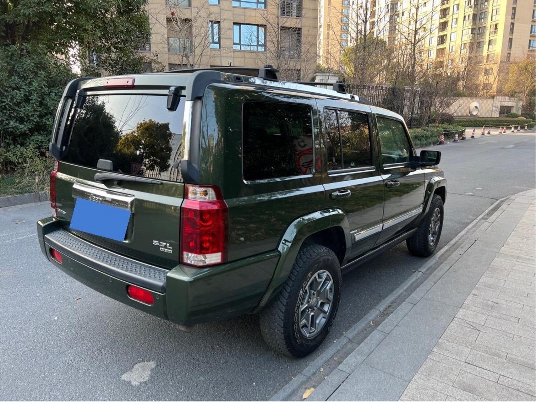 08款jeep指挥官5.7l,行驶16万公里,个人一手车,车况好无事故