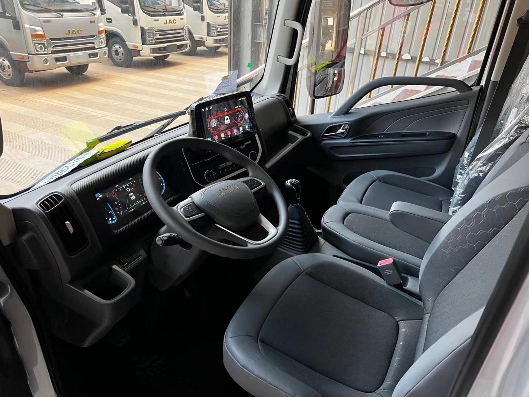 4米高栏 五十铃493发动机130马力2.