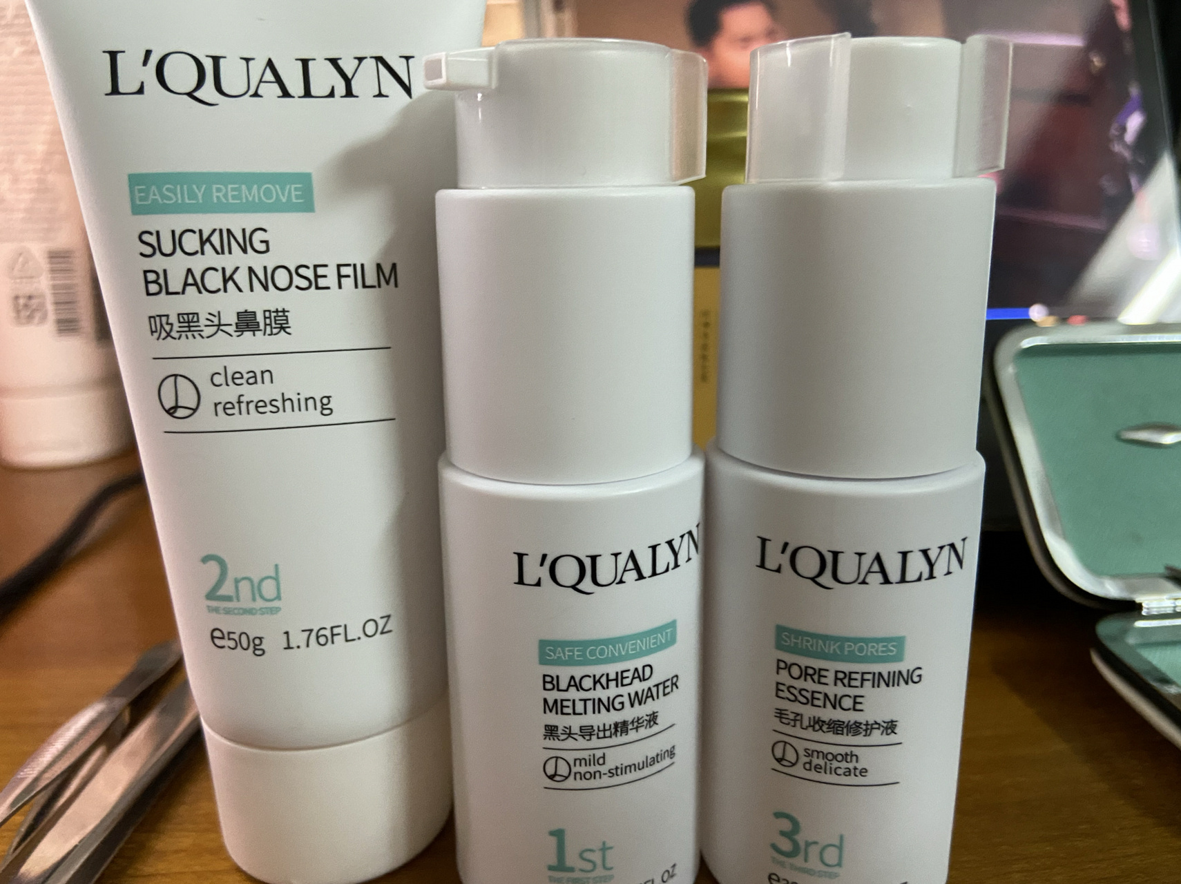 欧泉琳去黑头无用 我个人是抵抗性很好的皮肤,不敏感,很少很少长痘.