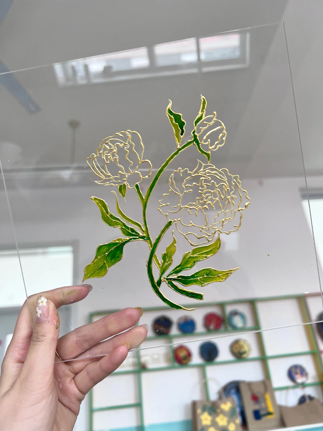 手绘玻璃画 玻璃上开出的花!临摹了这个小姐姐的超漂亮的玻璃画!