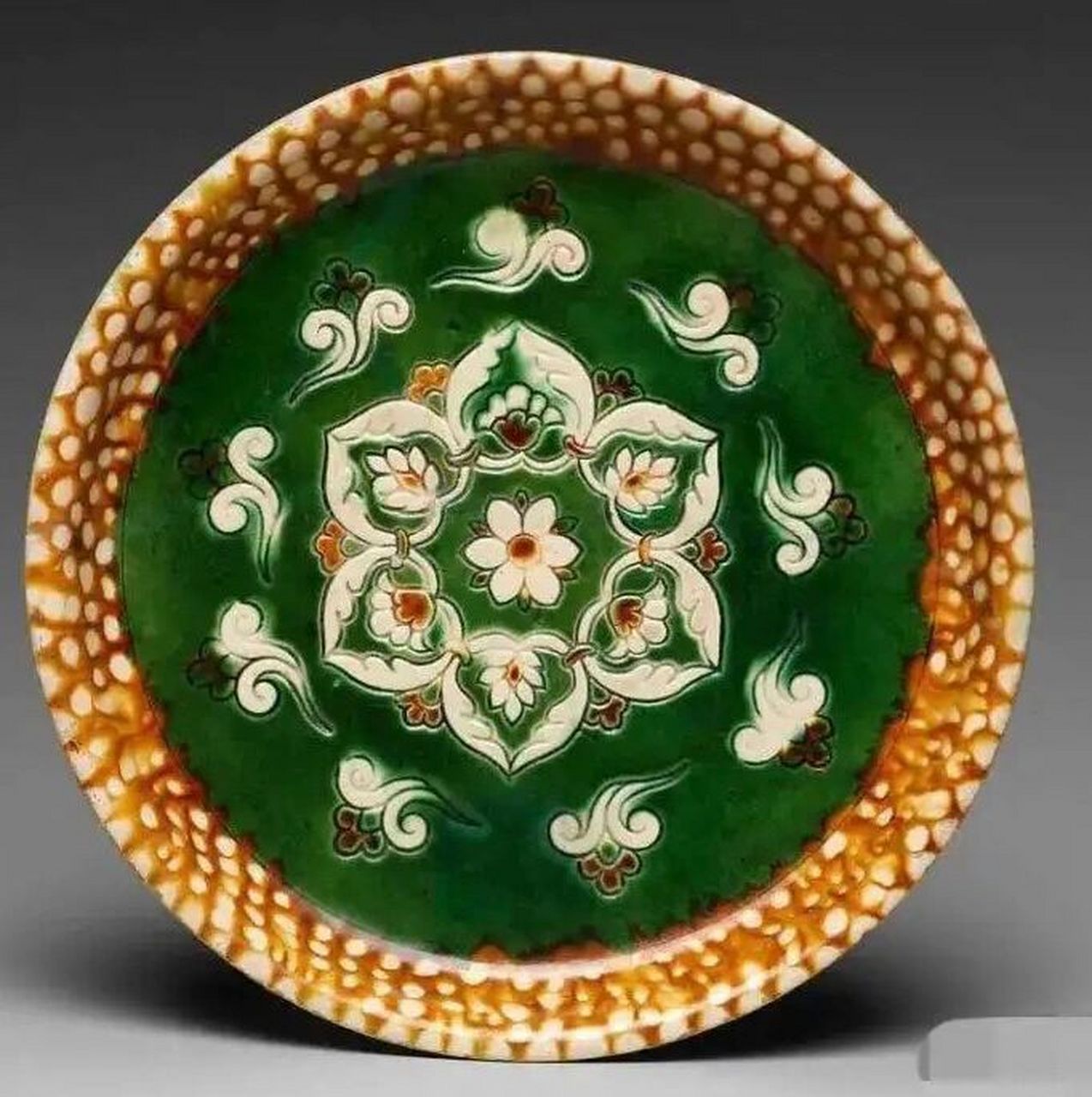 宝相花唐代唐三彩瓷器纹样传统图案花卉植物 寶相的説法源於佛教,是