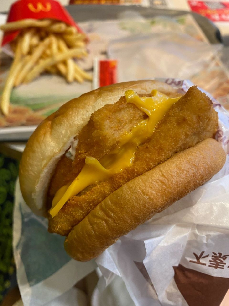 麦当劳麦香鱼和双层鳕鱼堡什么区别? 看上去没区别啊 双层只贵一块钱.