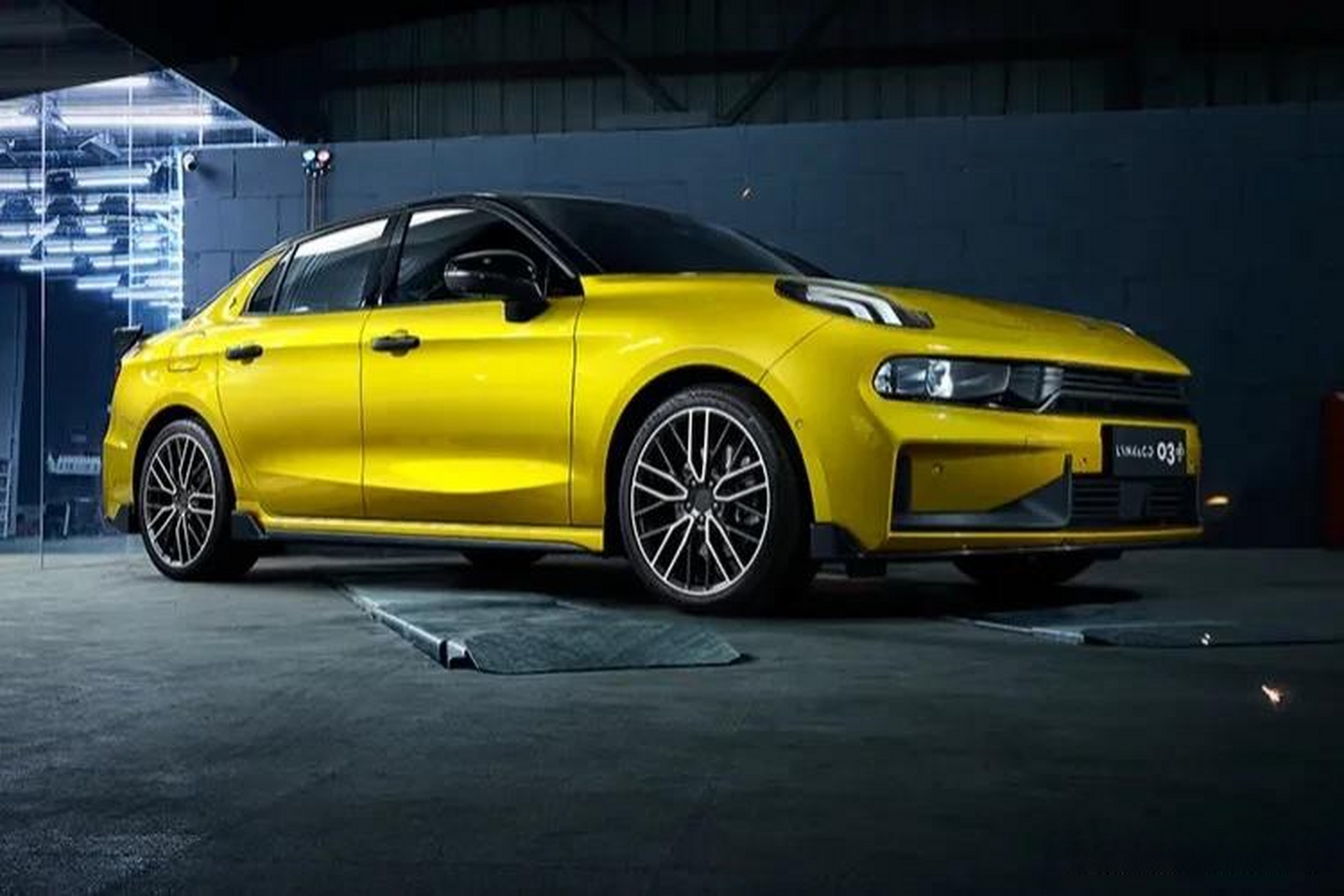 请看领克03  ! 真正的跑车,从不轻易被驯服.