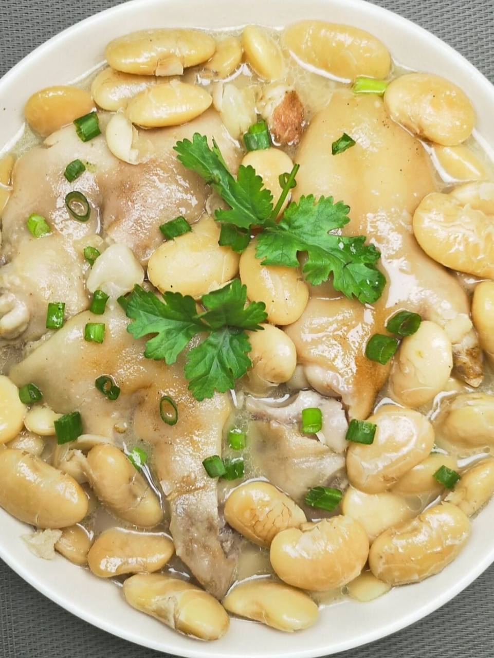 6015这道雪豆蹄花汤简直就是宿醉后的爱,激情过后落得抚慰,汤白豆