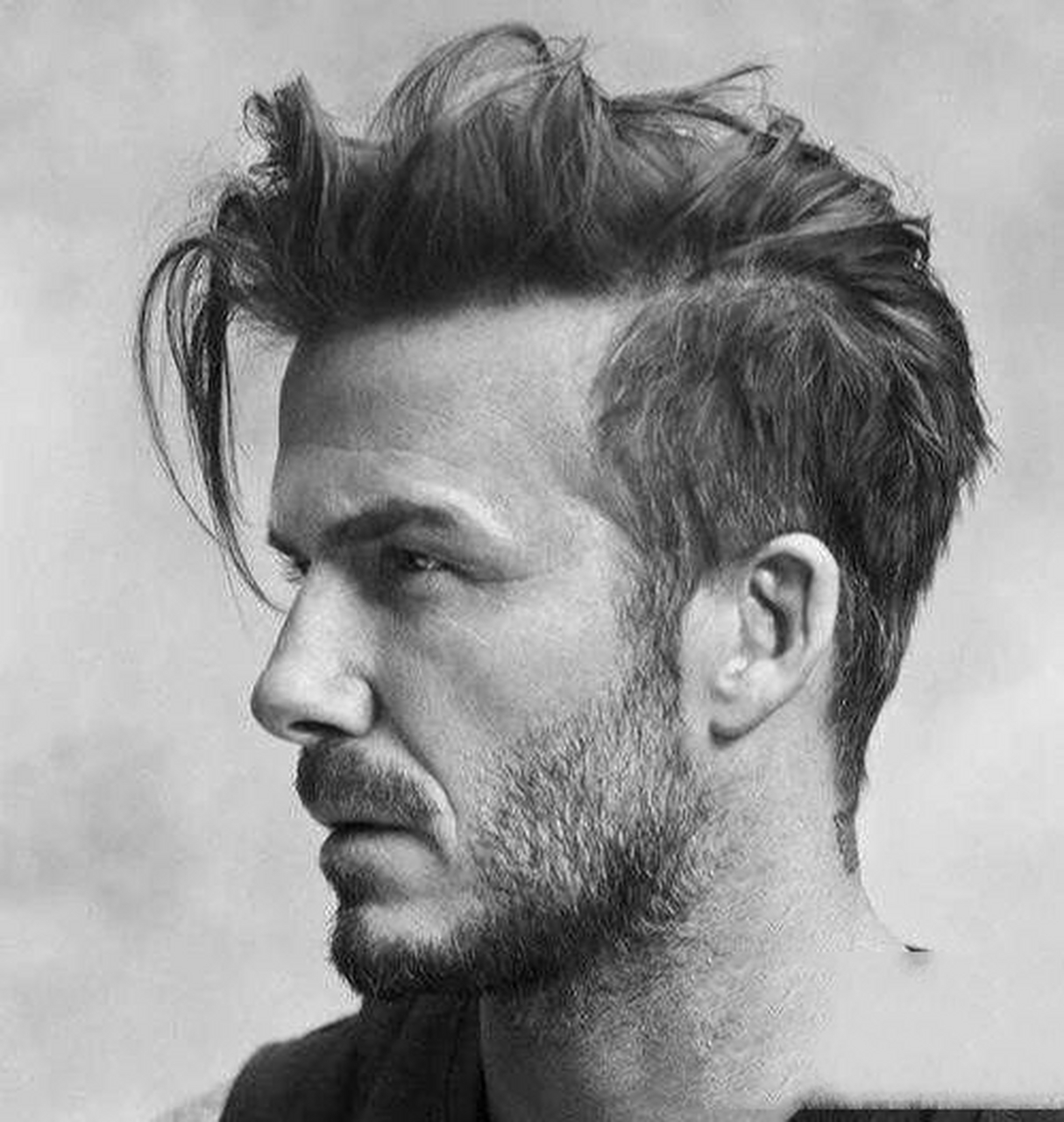 大叔头像戴眼镜墨镜男 随意搜的一张照片,画的头像啦