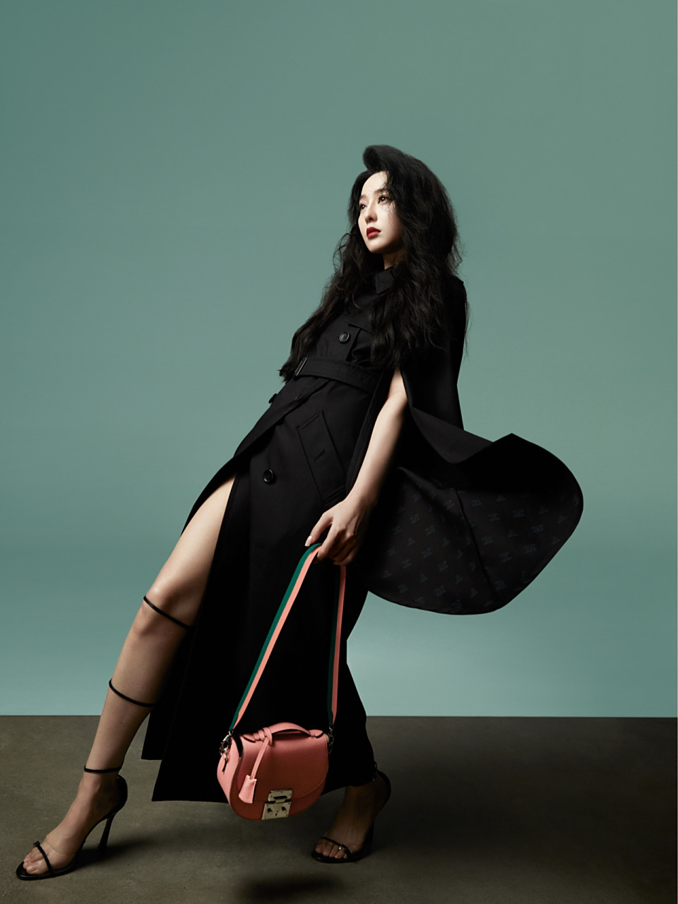 新刊来袭,范冰冰首次以老年妆挑战时尚大片 雀斑,皱纹,下垂,这些衰老