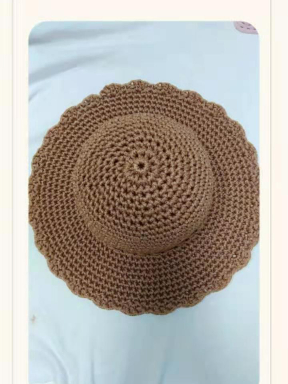 0mm 帽顶 起针和第一圈(r1):环起 10个短针 r2:20针 每个洞眼两个短针