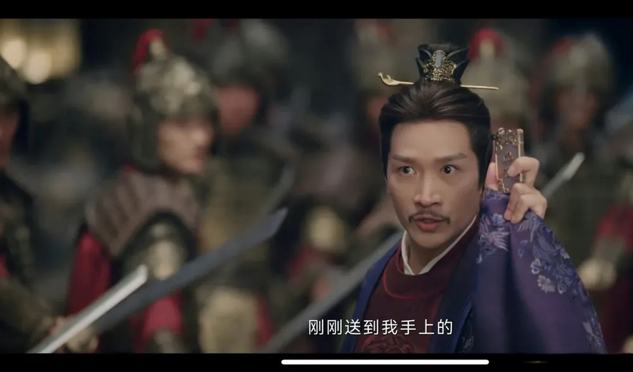 现在的电视剧真的是很敷衍观众,随便搜一下知道虎符长什么样吧?