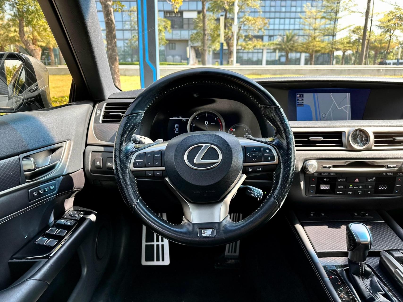 17款雷克萨斯gs300 f sport.17年上牌,前置后驱 2.