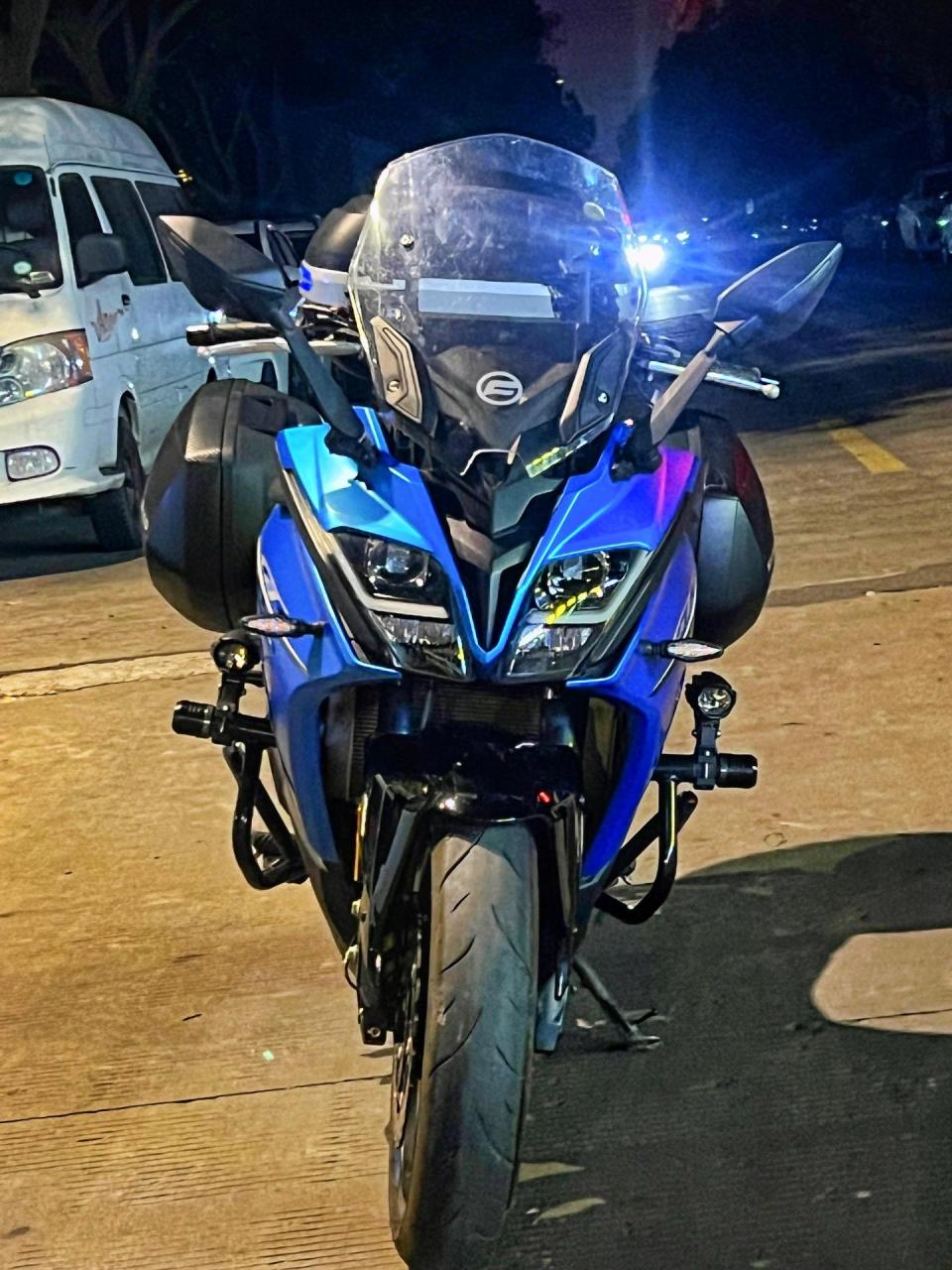 gt摩托车旅行车 安全行驶6100公里19年的车 有倒无摔 加装了夏德边箱