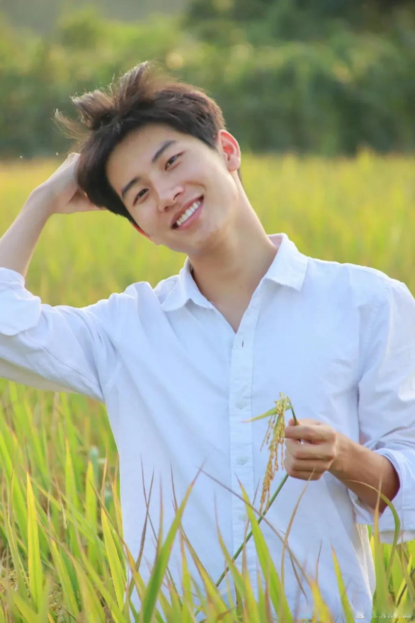 从留守儿童到抖音网红:赖家益的教育梦点燃家乡希望.