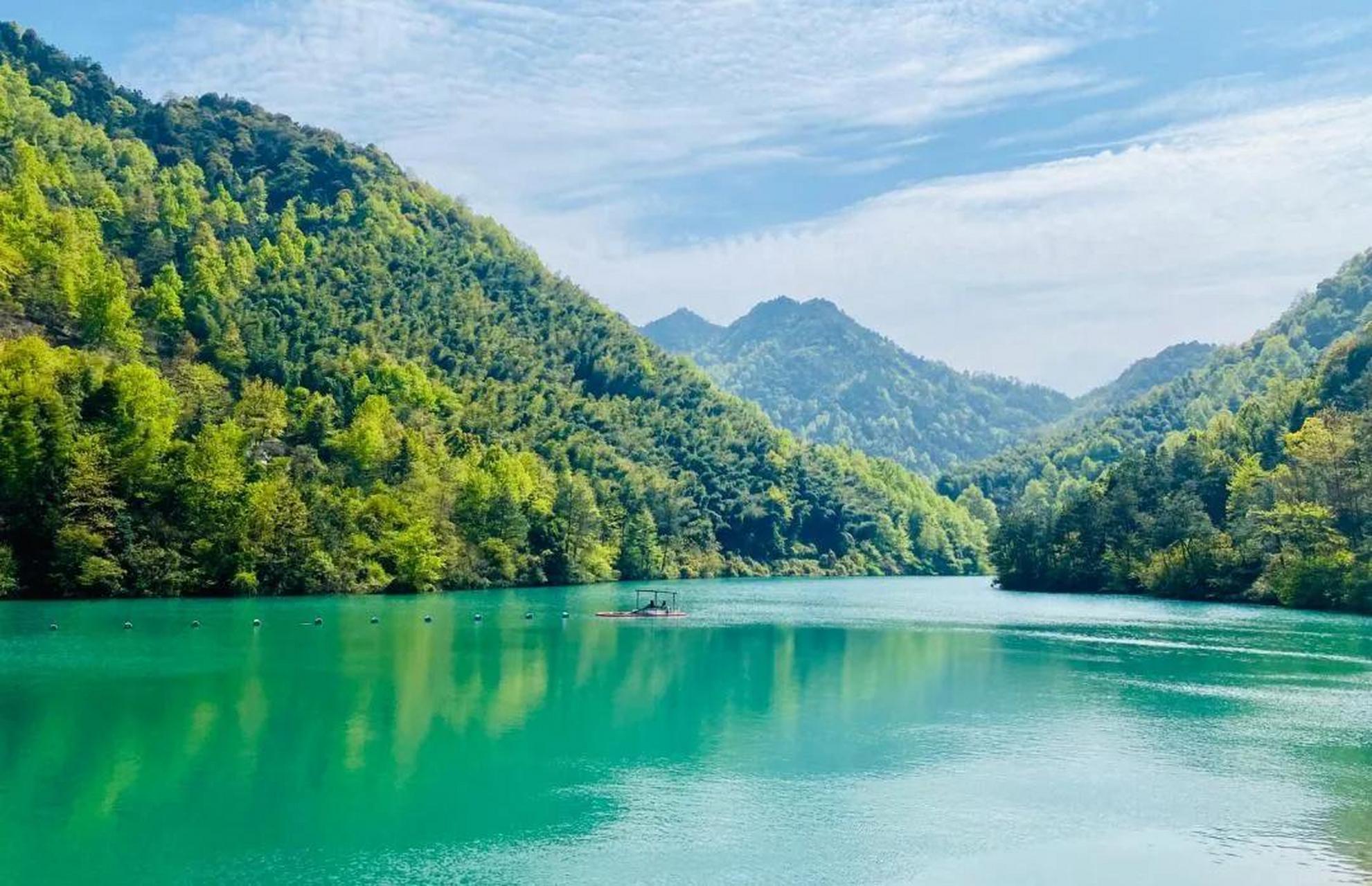 綠水青山好風景.