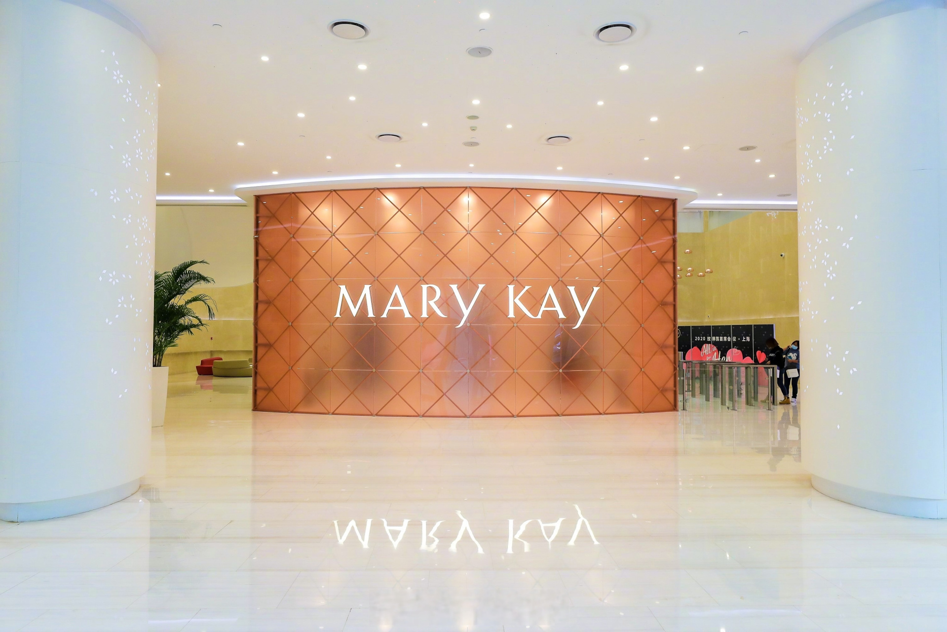 【玫琳凯中国市场电商销售占比已达100%】3月1日,玫琳凯公司宣布,中国