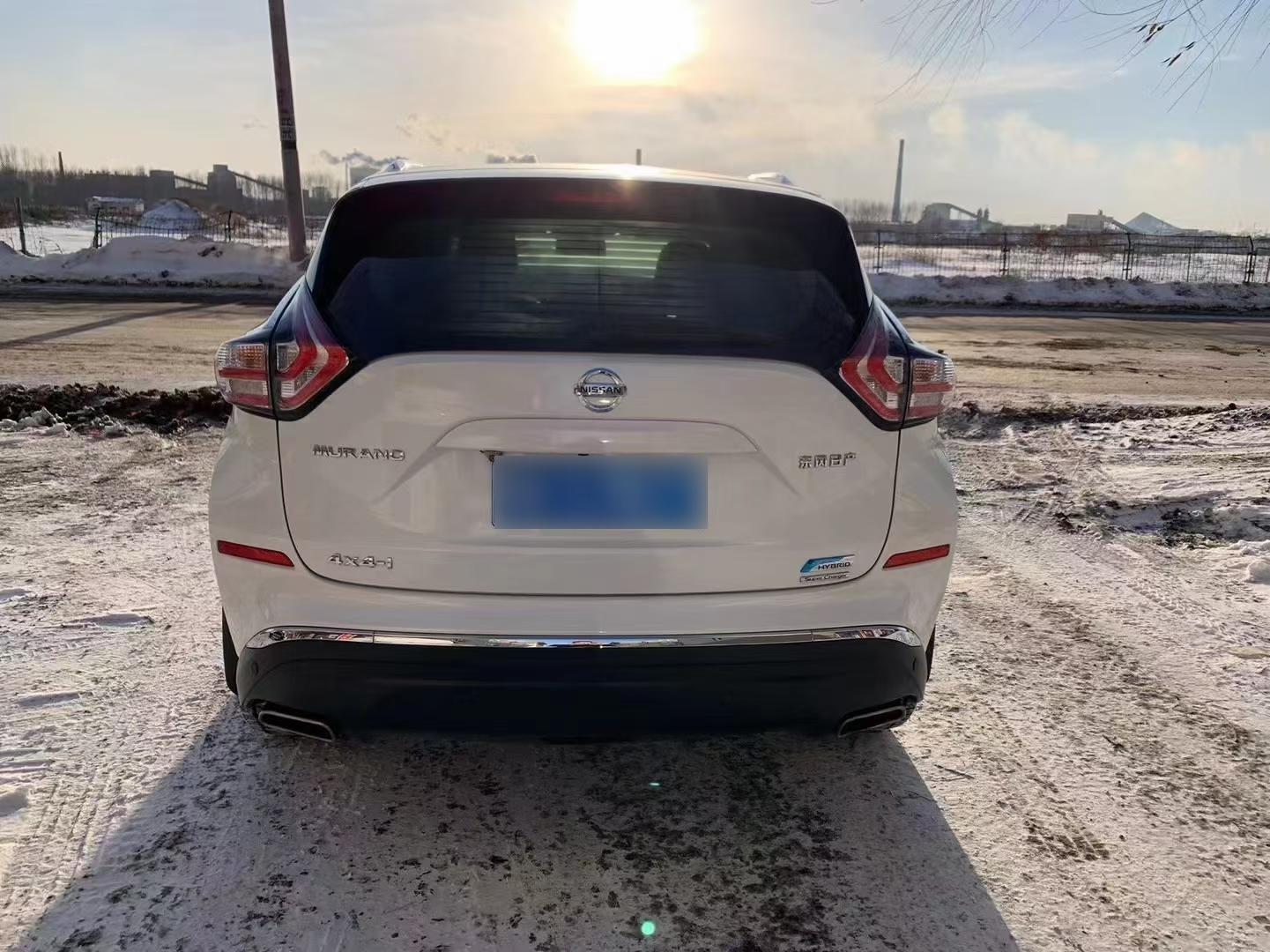 最新到货19年尼桑楼兰2.5四驱油电混合,仅仅行驶了3万多公里,全车原漆