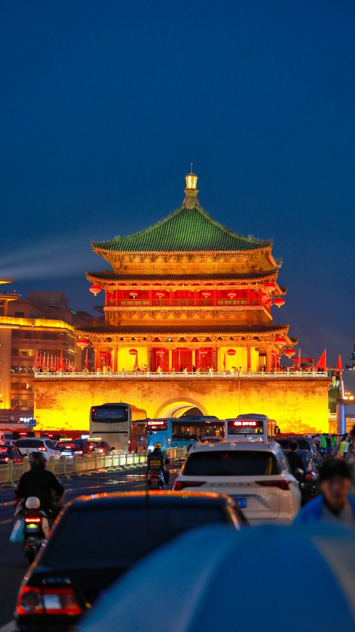 西安旅游丨鼓楼和不夜城夜景太绝了附机位 走进了西安也是长安 看鼓楼