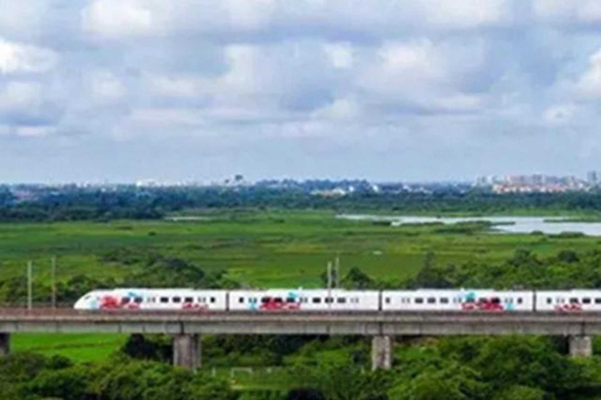 海口市郊列车继续全线停运】海南日报 记者16日从海南铁路海口车务段