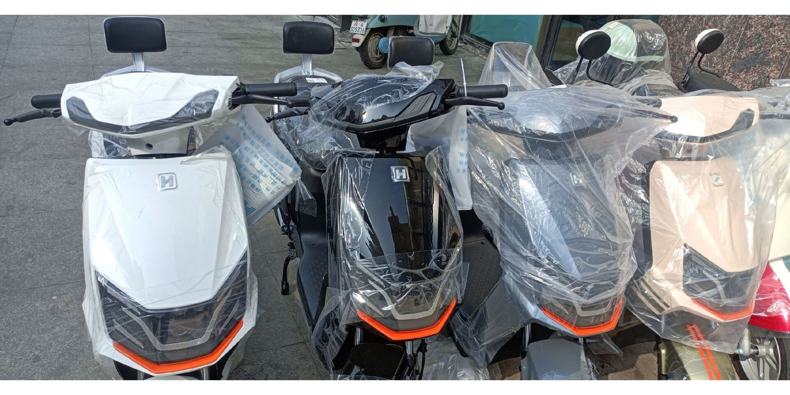 送礼品续航最高80公里支付宝旗下品牌:哈啰电动车手机app远程控制