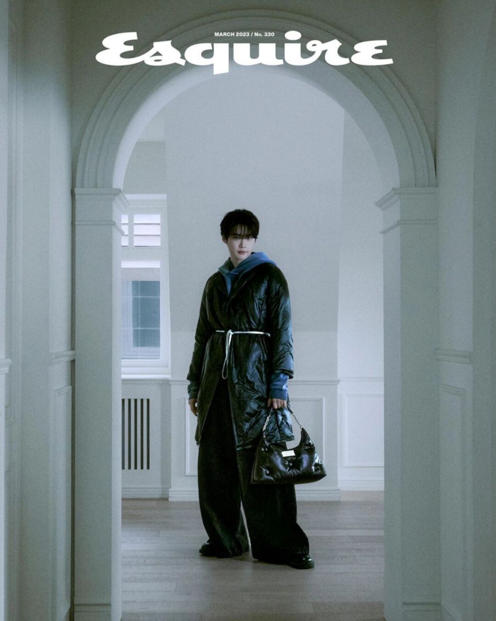 李钟硕《esquire》3月刊杂志封面 #人间理想李钟硕# #杂志封面# #宝藏