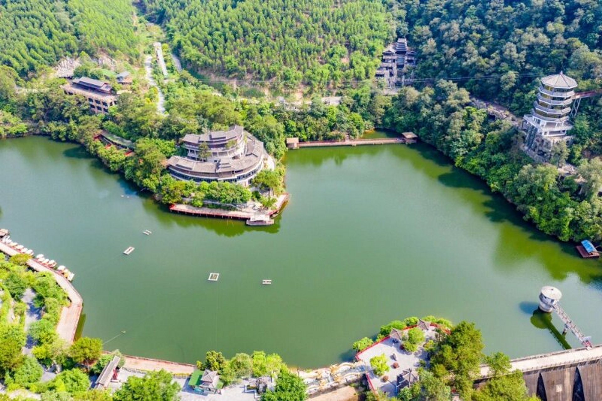 广西龙门水都景区 广西龙门水都文化生态旅游景区是国家4a级景区,位于