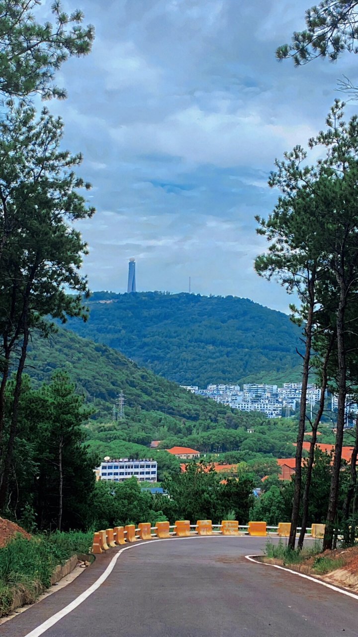 江夏爬山图片