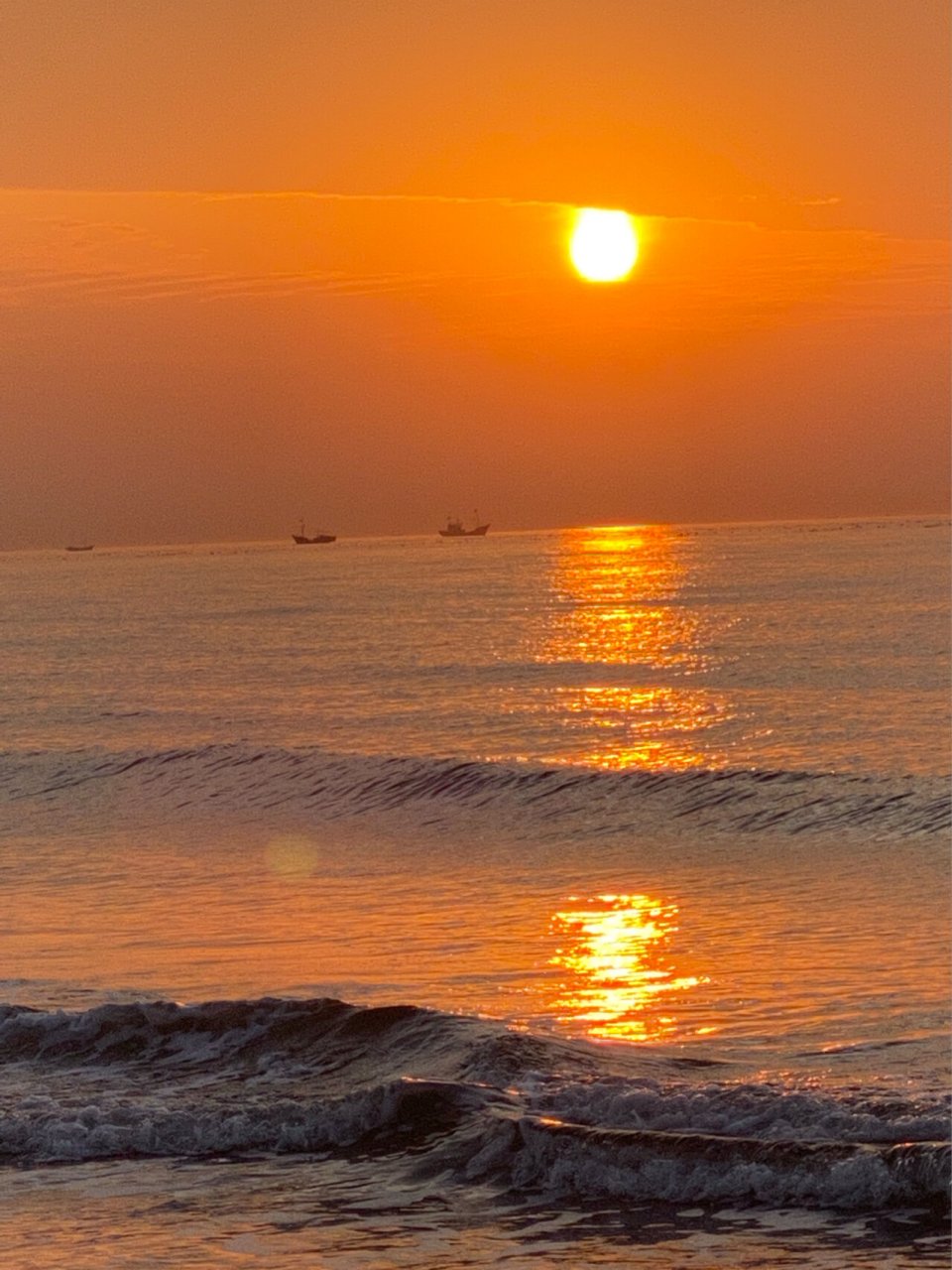 日出93|去海边不能错过日出呀～ "等下一个天亮 把偷拍我看海的照片