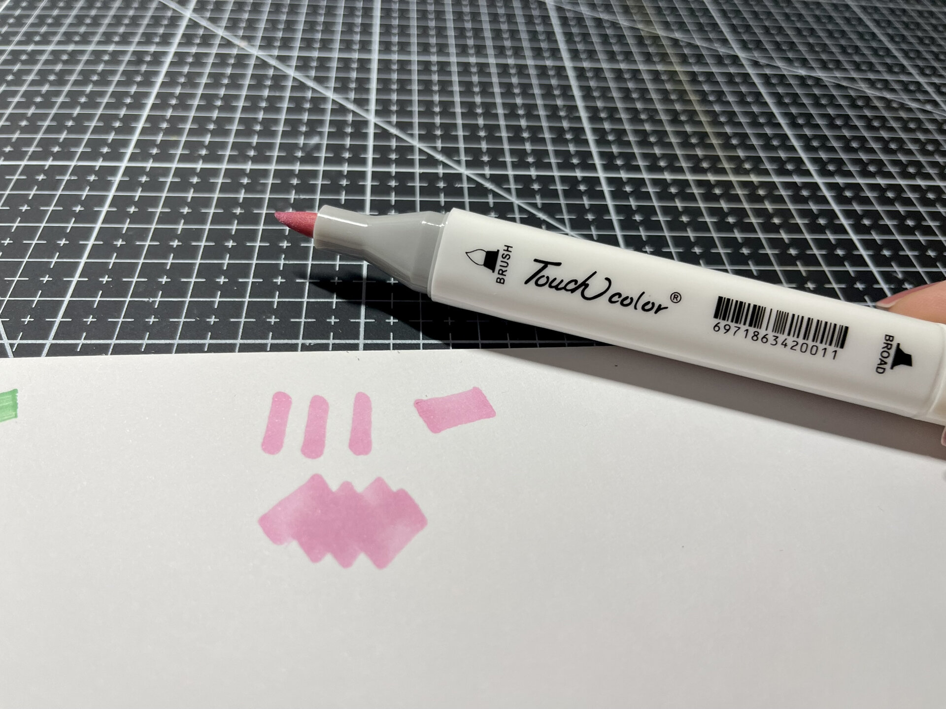 11566:touch mark  8215108色 优点:价格实惠 颜色鲜艳 缺点