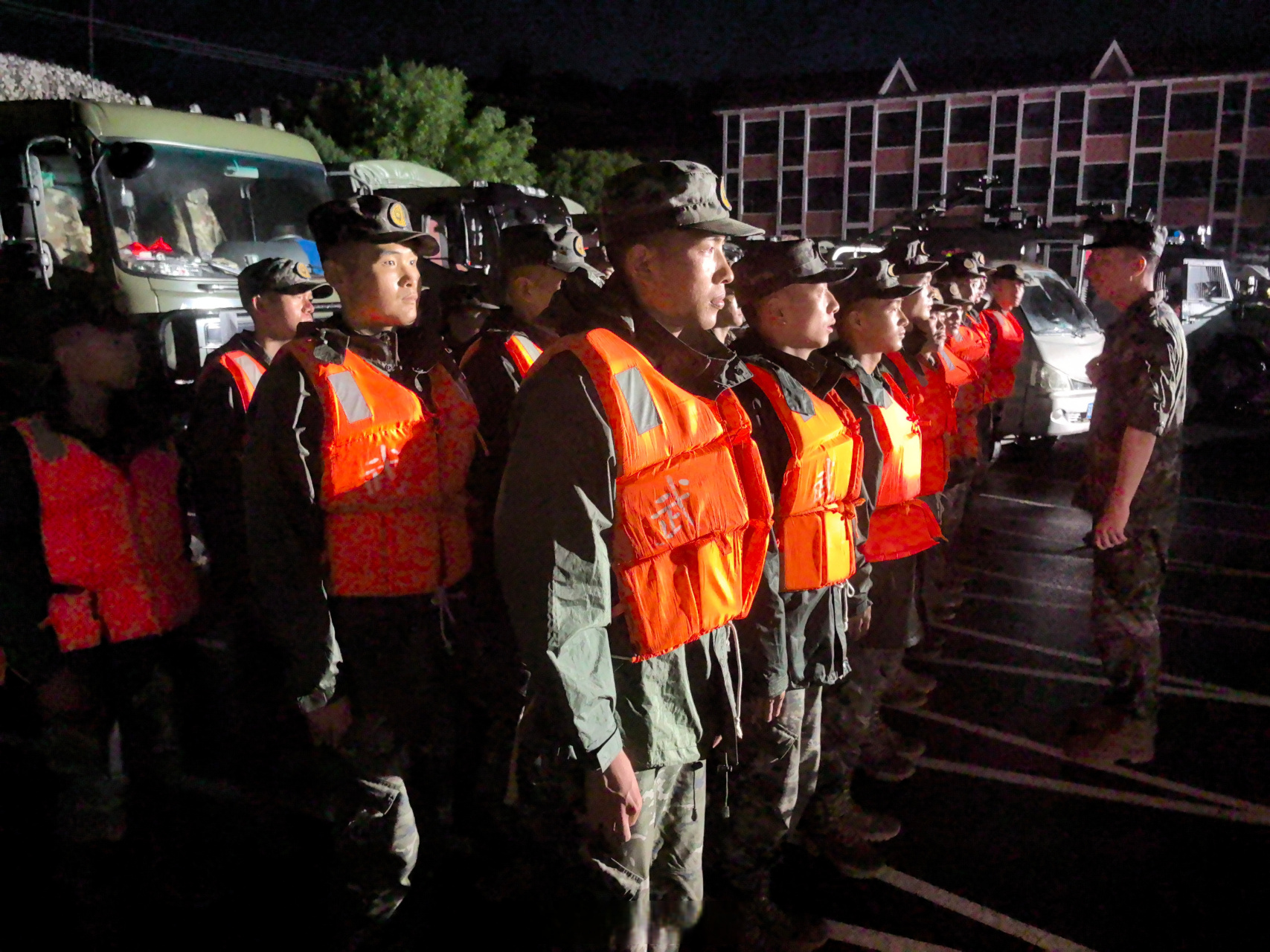 8月21日凌晨2时40分,武警第一机动总队某支队再次