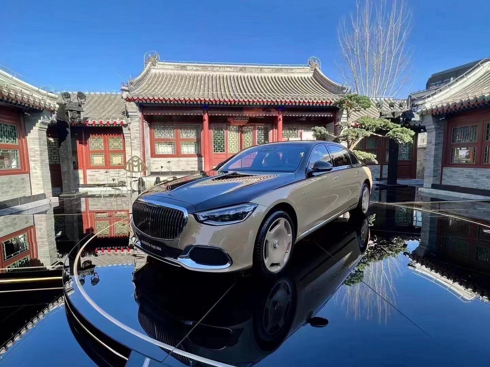 中国区域限8台 迈巴赫s680双色 限量版指导价:524.1万