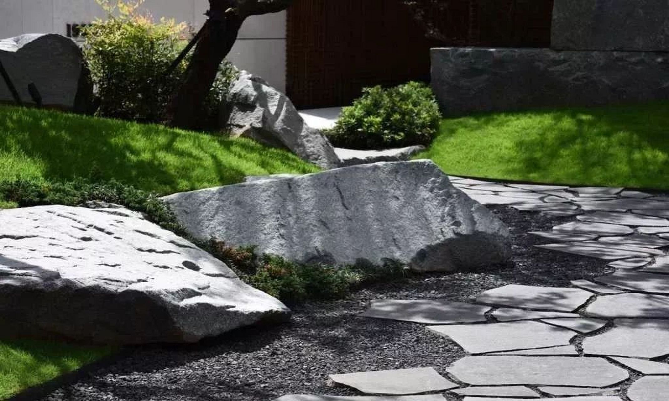 庭院景观石怎么合理地摆放 园林作为一门艺术,对于意境有着很高的要求