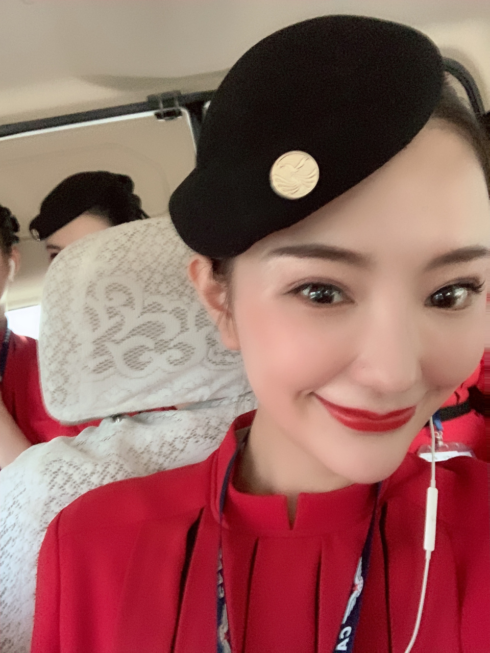 8年7615空姐,告诉你川航工资到底高不高 在3u国际商委卖票的是