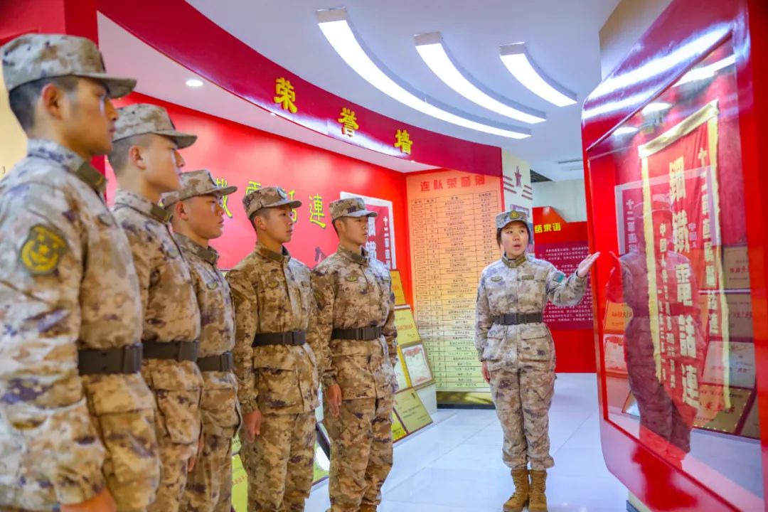 第71集团军近日通过仪式教育,典型引领和文化熏陶等方