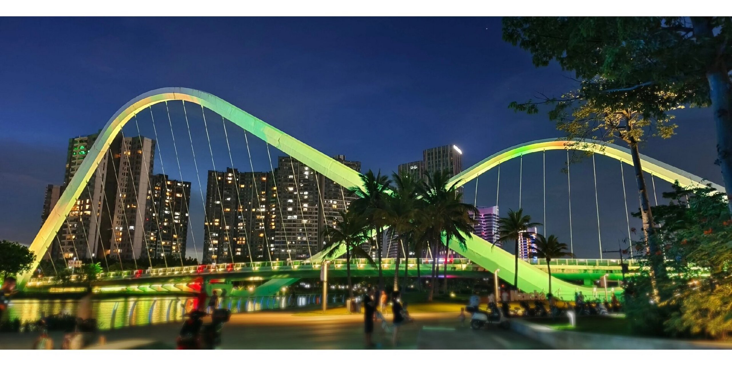 南沙蕉门河公园 位于南沙蕉门,旁边有万达广场-市民广场-图书馆