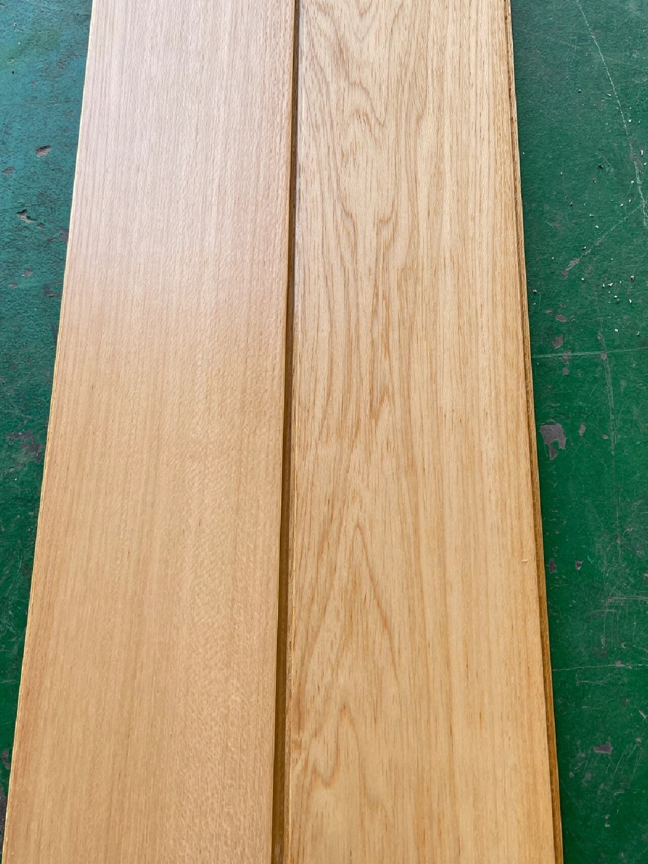 木地板优缺点第十九篇:船形木地板 船形木,也叫核桃楸木,或者马来西亚