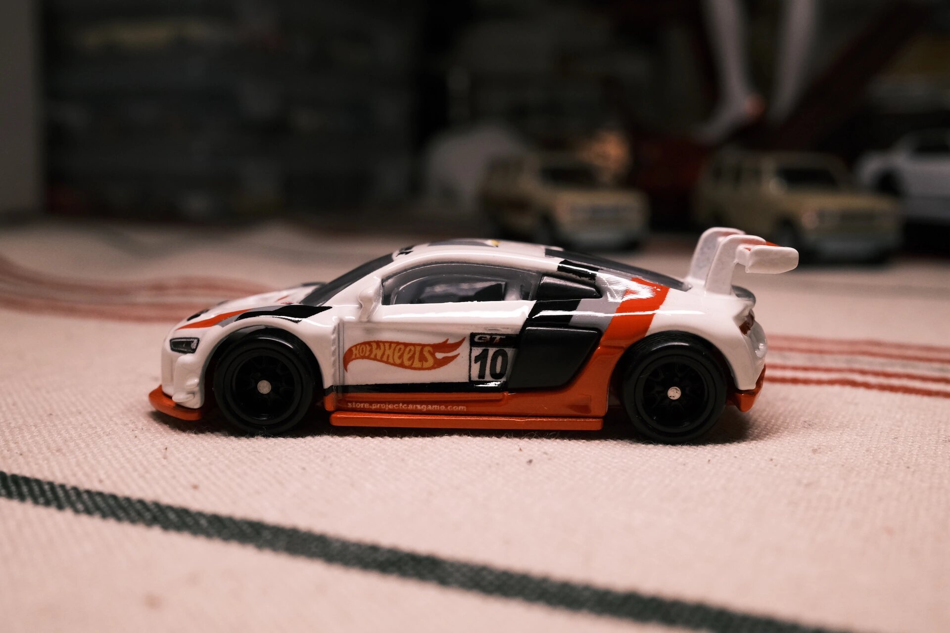 风火轮audi r8 lms 首版涂装(车身有10号标记)出自18年汽车文化 euro