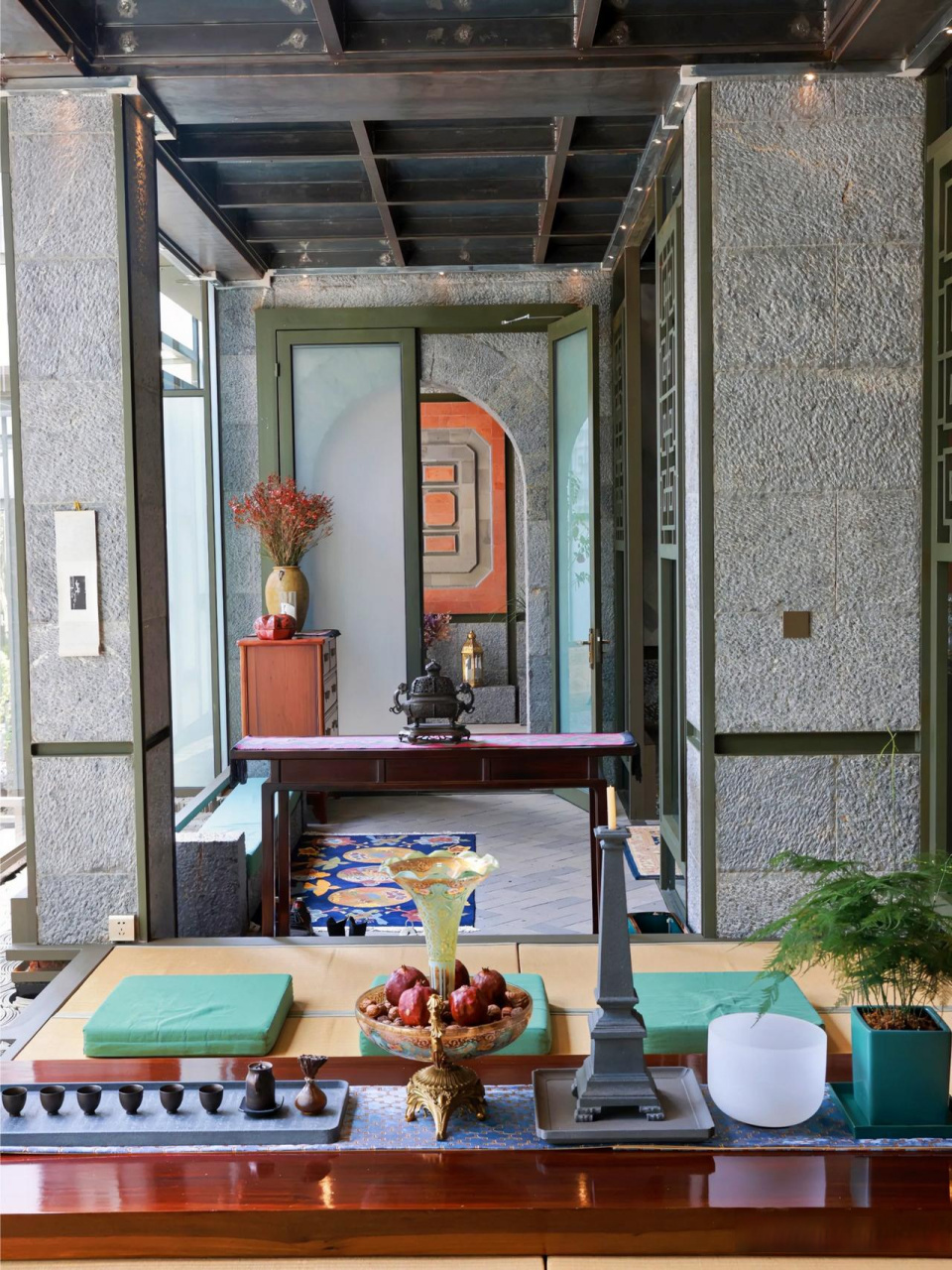 大理易林青庐民宿,风格属于青庐酒店系,是双廊杨丽萍老师的太阳宫和