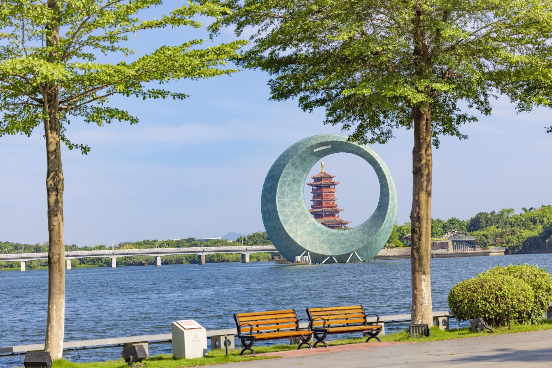 园博苑|月光环 地址:集美杏林湾绿道公园(圆月广场)