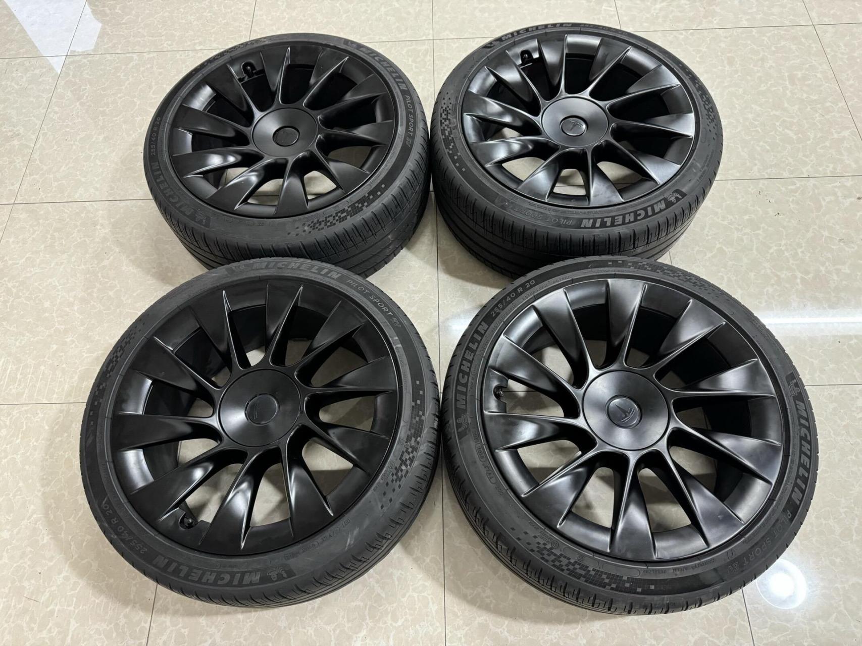 特斯拉modely 原厂20寸轮毂轮胎.07落地 3000公里磨损准新车拆 .