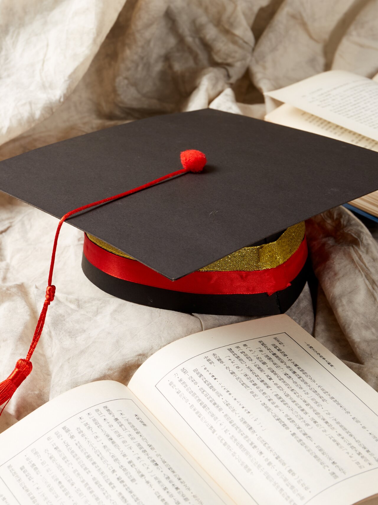 用卡纸就能做出来的毕业博士帽手工,快来学