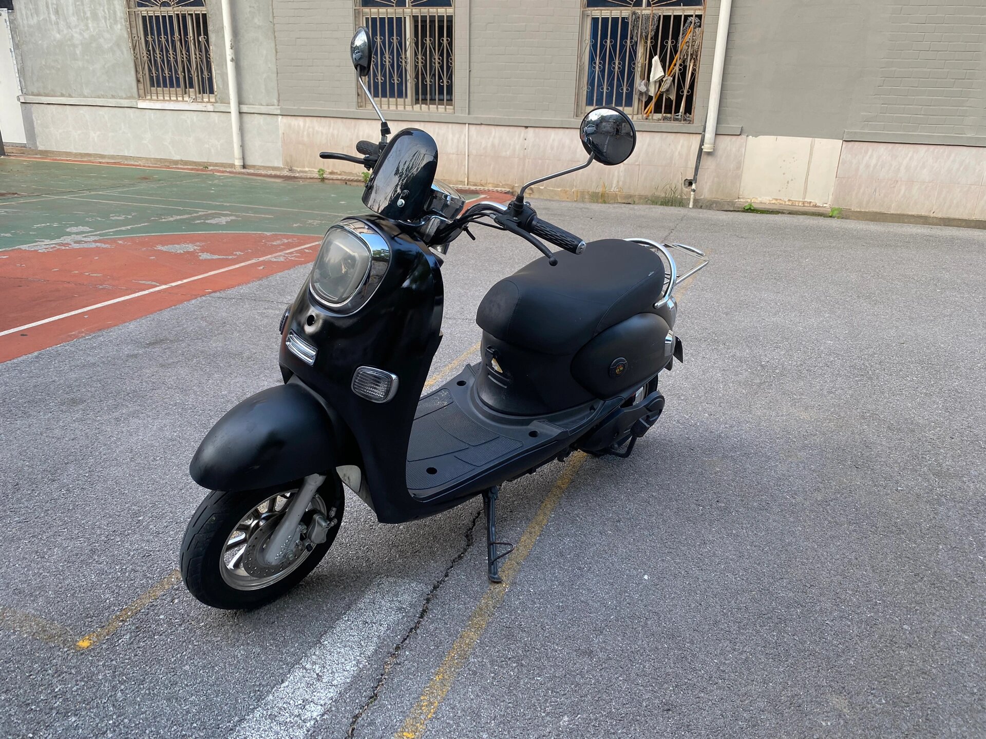 优狐电动车 60v20安的电瓶.续航30公里.车况还不错.1180