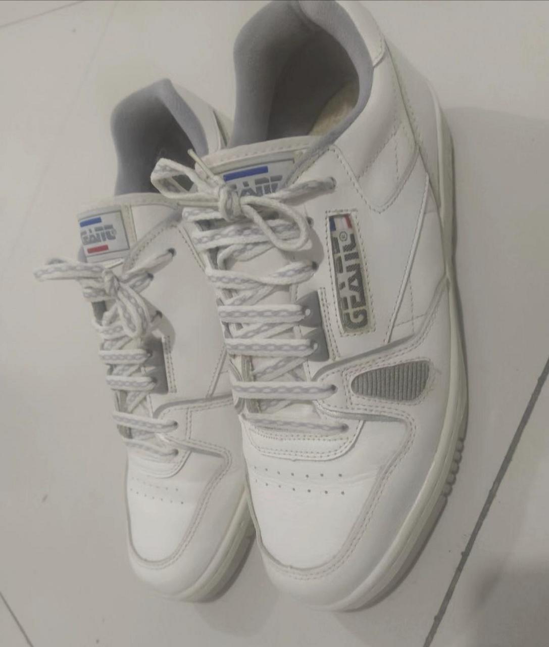 三十年前舍不得穿,今天还是舍不得,天冷了你找出你的奇安特鞋来了吗?