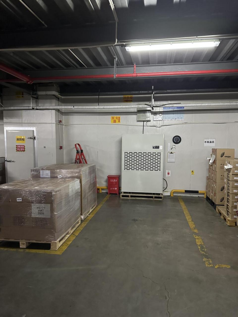 🔸上海大型仓库仓储配送,方便快捷 100000平方米,常温恒温,大件小件