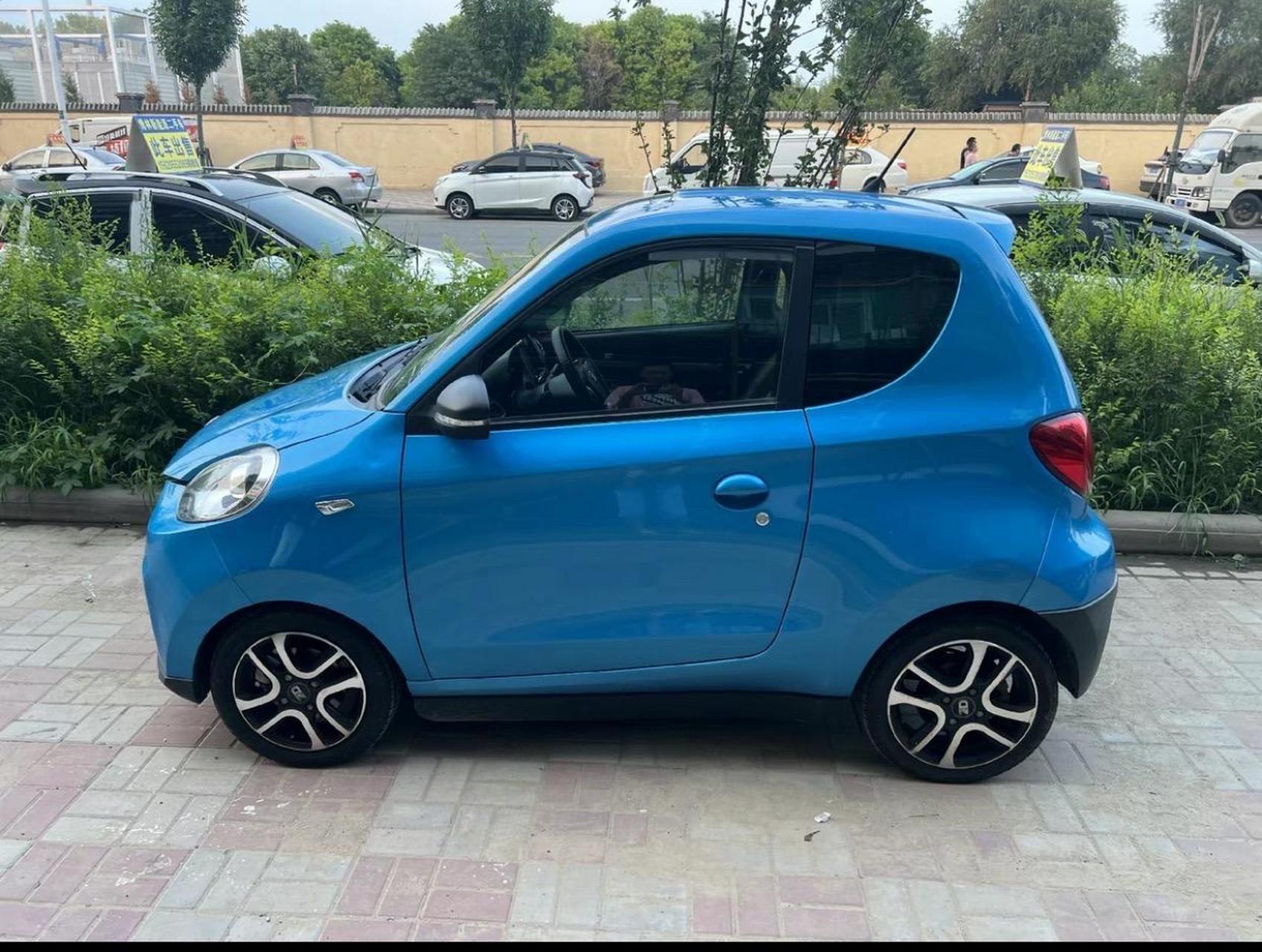 精品吉利知豆d2s 续航170公里 17年10月上牌 个人一手车 安全行驶5万