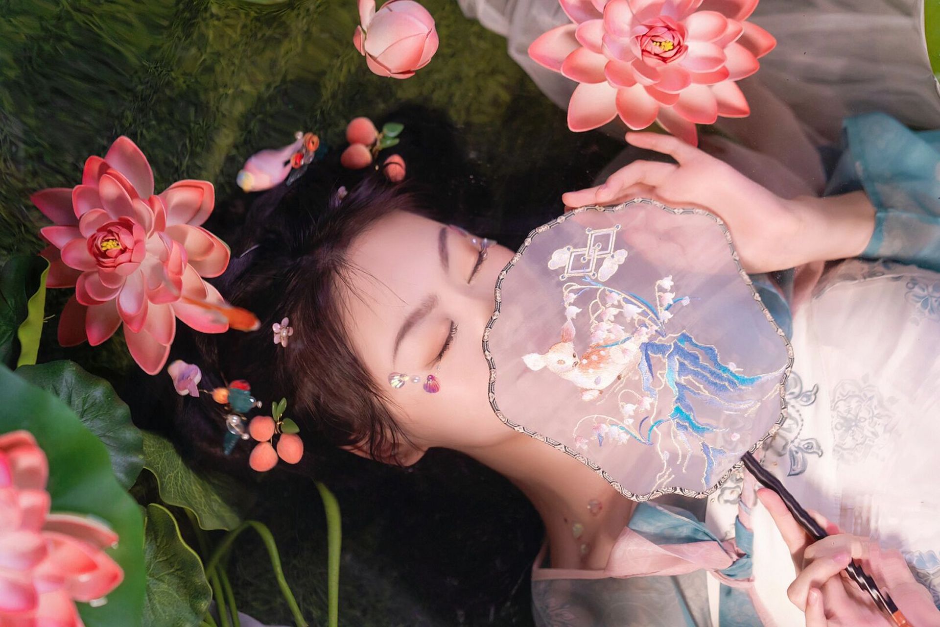 78 感觉像修仙文里刚刚入世的小荷花精93 又灵又媚!