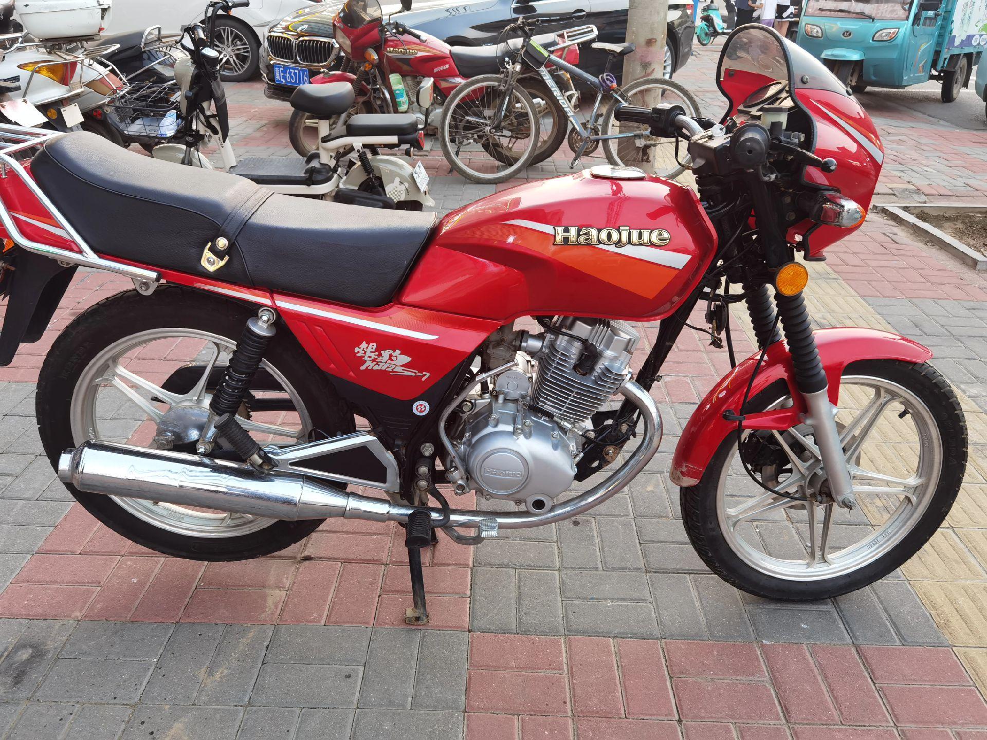 极品银豹125,全车原版保括轮胎,可以收藏的03年出厂,喜欢的来