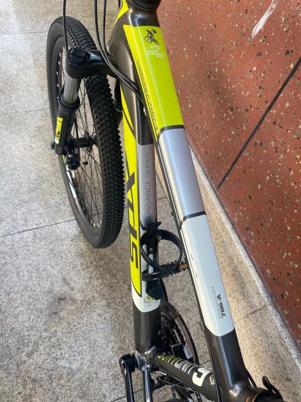 喜德盛逐日700a,27速油刹,15车架,成色很新,1300