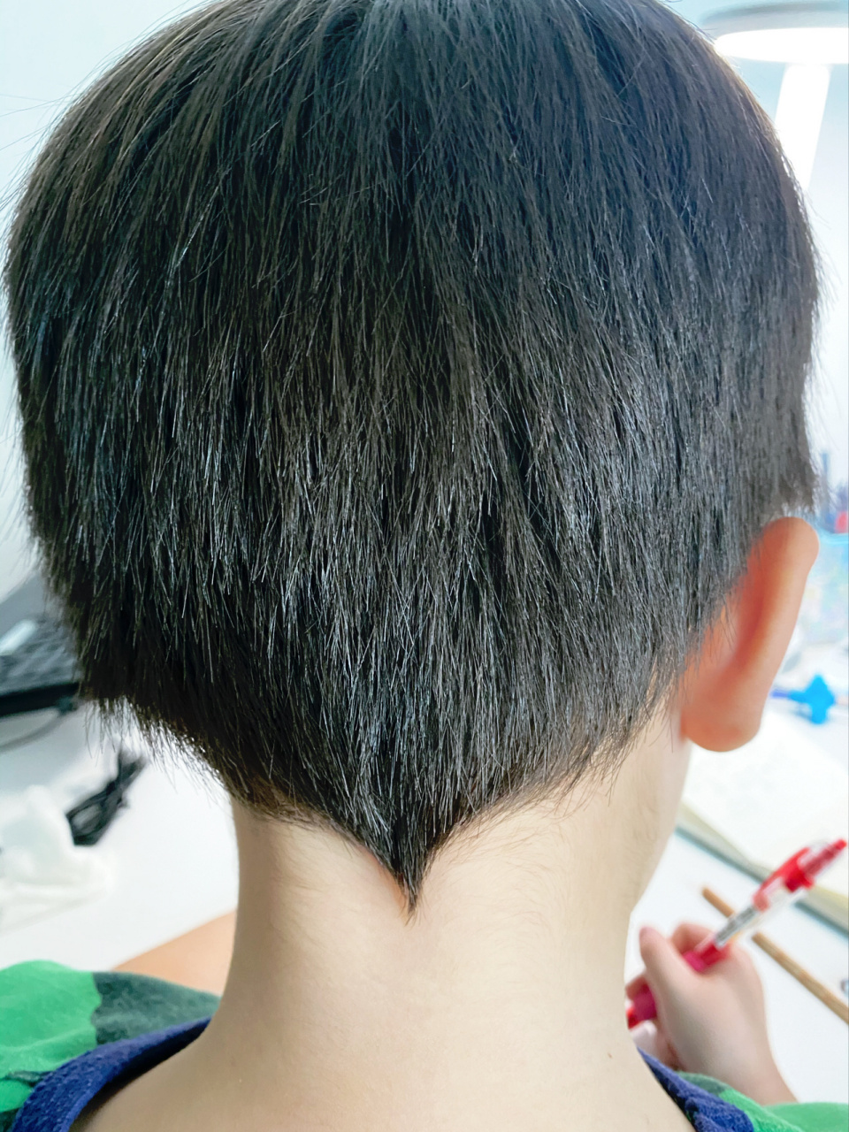 理发店快快开门吧,孩子头发该理了