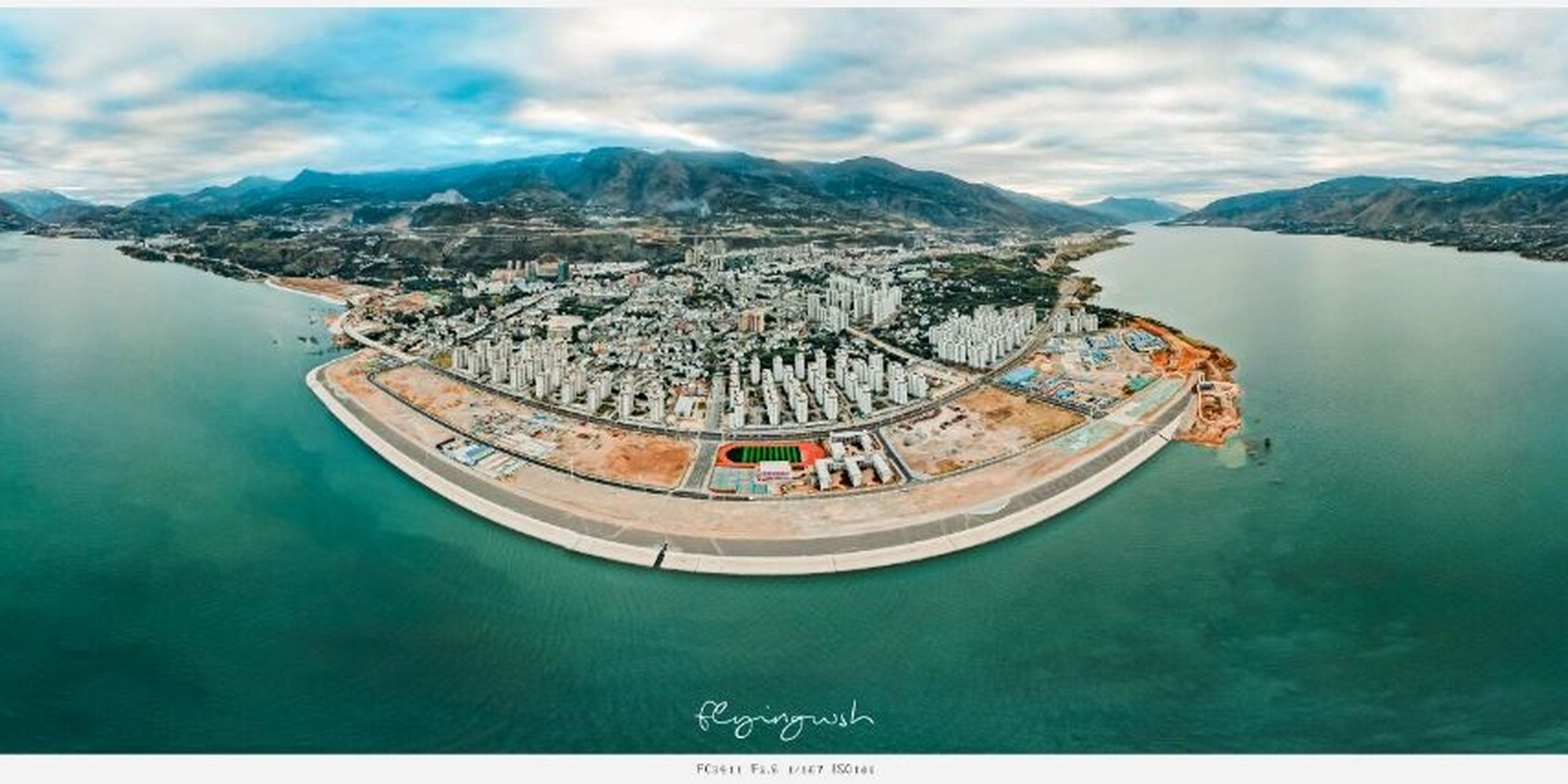 云南巧家县 路过巧家县拍摄的照片.夕阳下,金沙江畔的巧家格外漂亮.