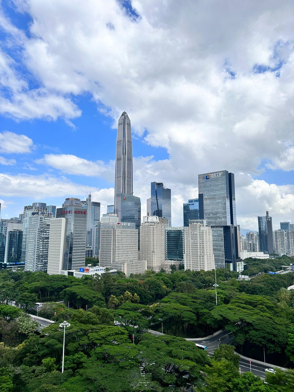 今晚就住这里啦——深圳市国汇大酒店 酒店位置于深圳市福田区人民