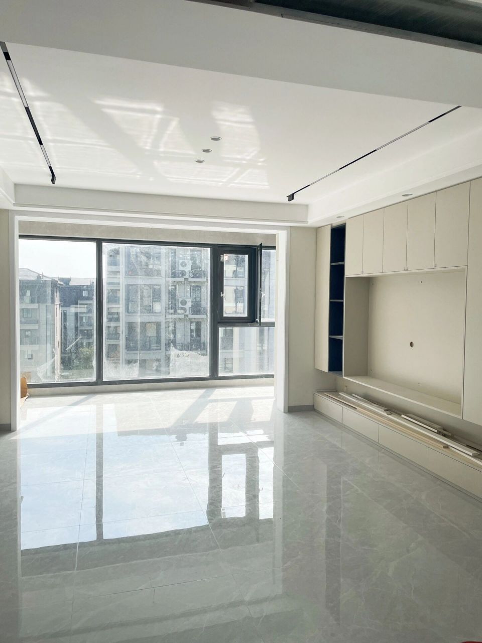 瓷砖是选75×150还是80×80,只要选择好喜欢的颜色,选好美缝,效果一定